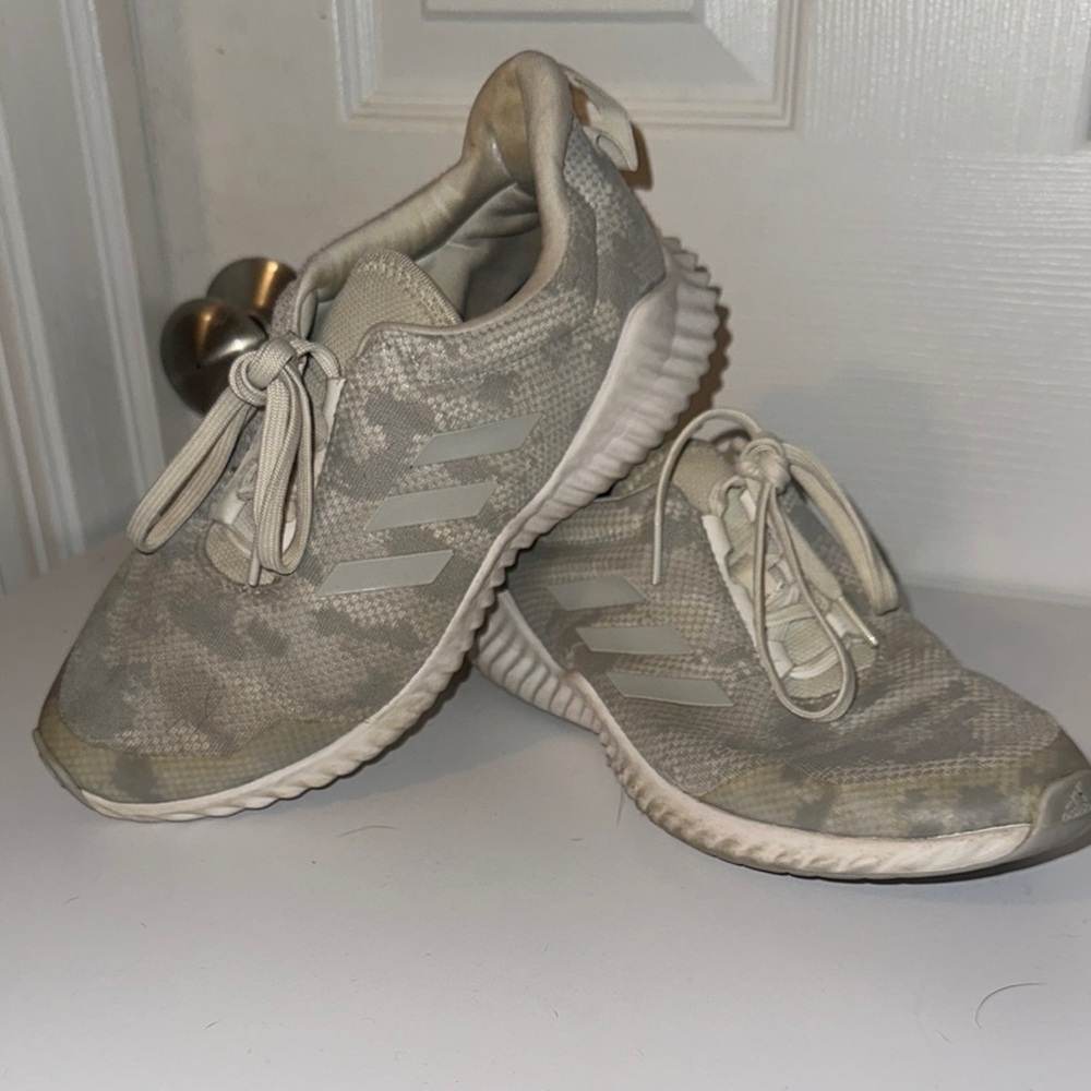 adidas Kids Sneakers in Gray and White